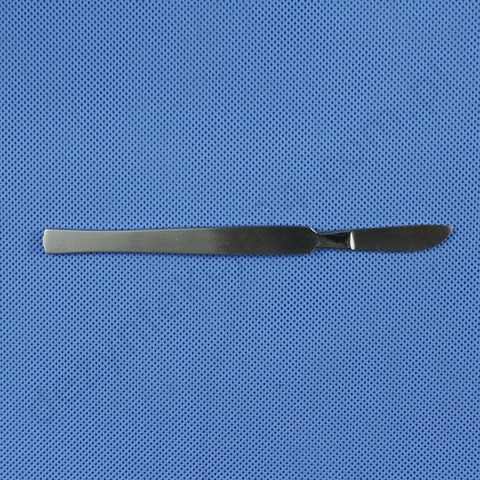 Skalpel chirurgiczny 2 cm - metalowy, brzuszasty
